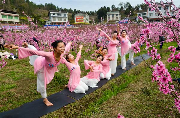 广元十乡百景田园游暨首届中国•昭化桃花节开幕